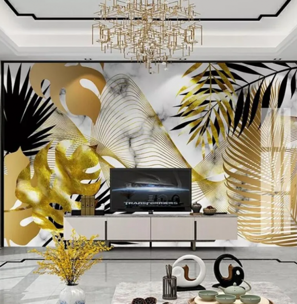 Wallpaper dinding dengan motif daun emas